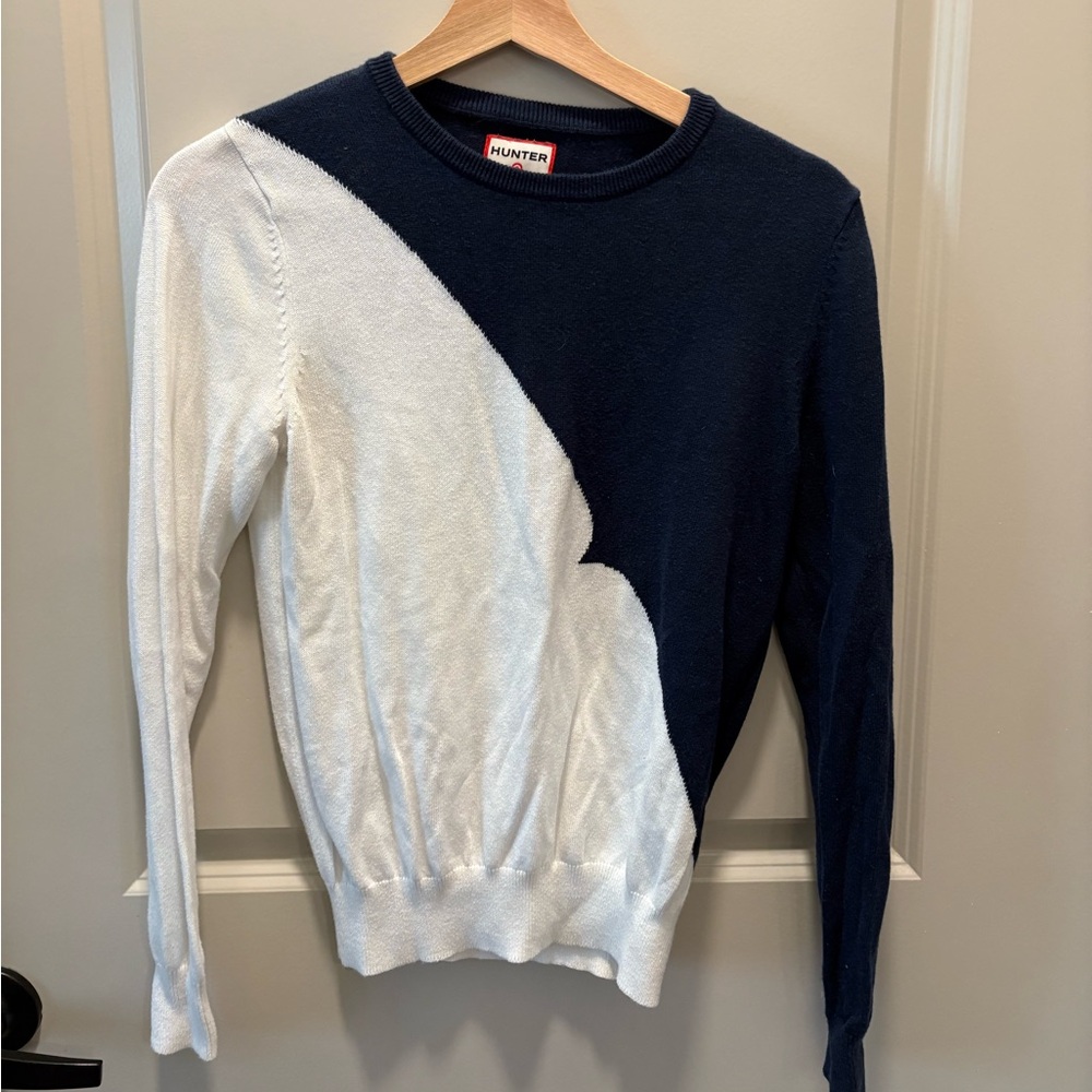 HunterxTarget Sweater in Navy and White